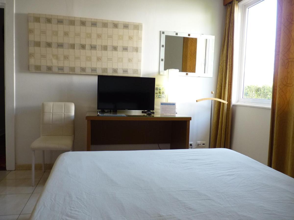 Azores Garden House - Private Suites & Apartments - Automatic Self Check-In Понта-Делгада Екстер'єр фото
