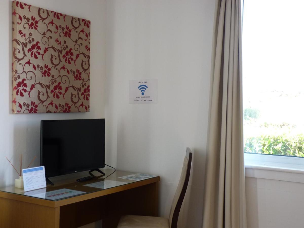 Azores Garden House - Private Suites & Apartments - Automatic Self Check-In Понта-Делгада Екстер'єр фото