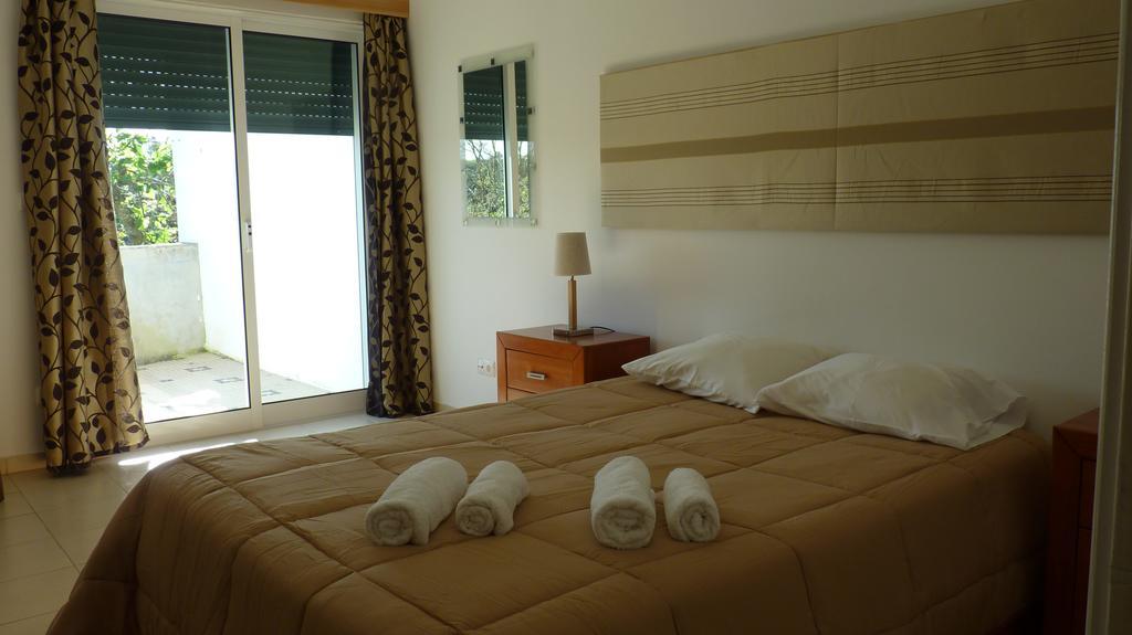 Azores Garden House - Private Suites & Apartments - Automatic Self Check-In Понта-Делгада Екстер'єр фото